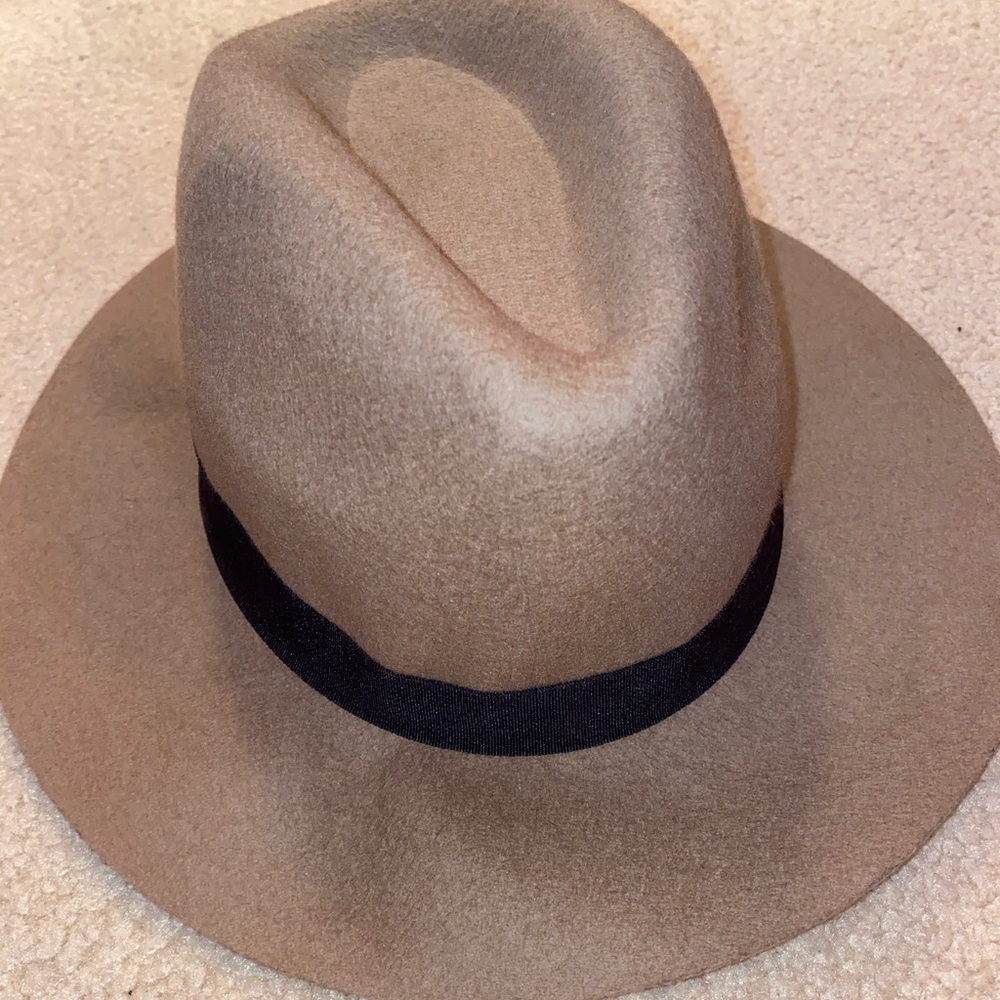 Boho Light Brown Hat w/ Black Trim (100% Wool)